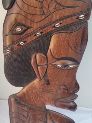 Esculturas de parede Africanas com Buzios- Madeira maciça
