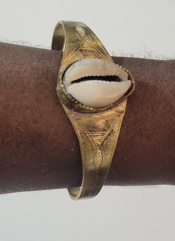Bracelete de Bronzo africana com Búzio - Imagem 2